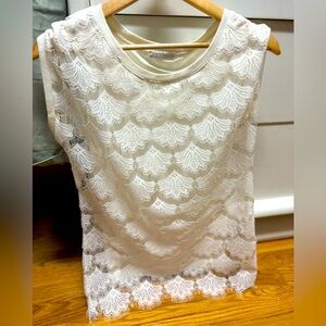 **White Sleeveless Lace Top**